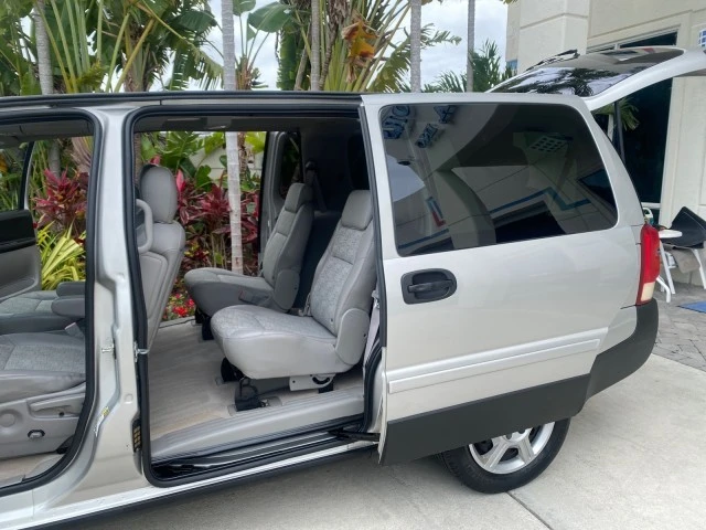 2005 Saturn - Image 14 of 22