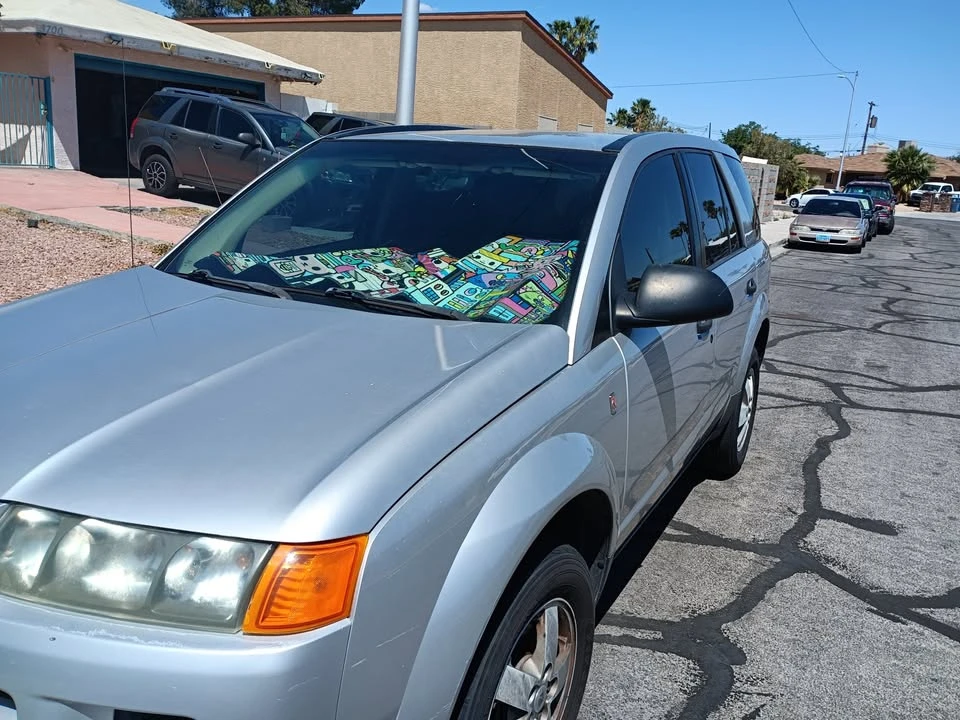 2005 Saturn Vue - Image 2 of 7