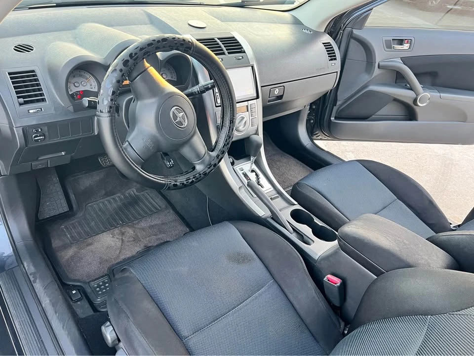 2005 Scion tC - Image 5 of 10
