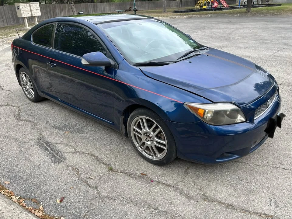 2005 Scion tC - Image 2 of 6
