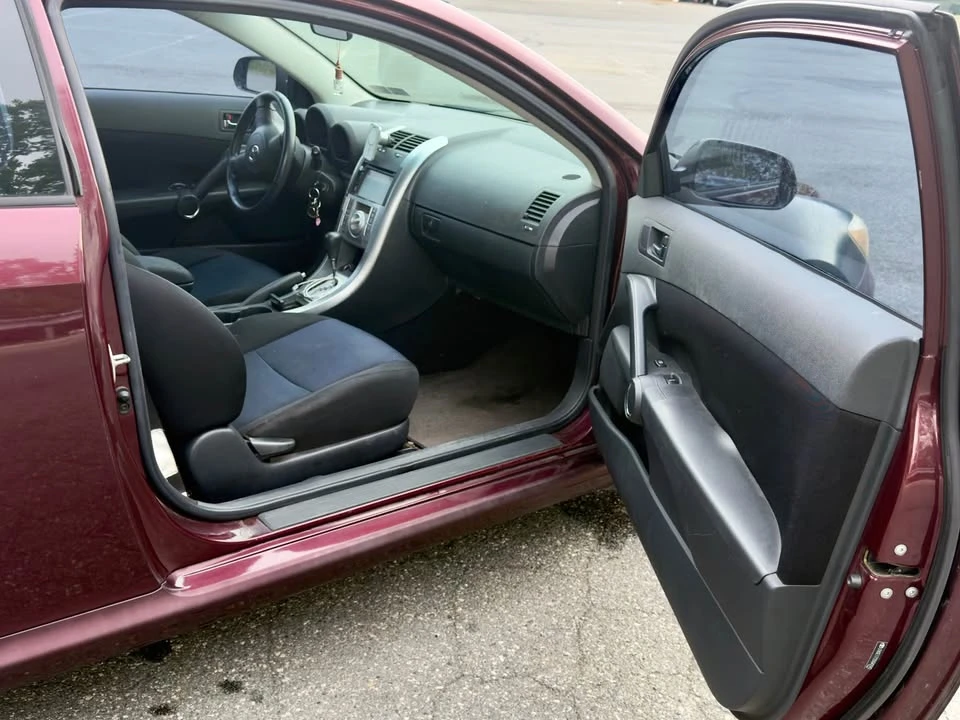 2005 Scion tC - Image 6 of 9