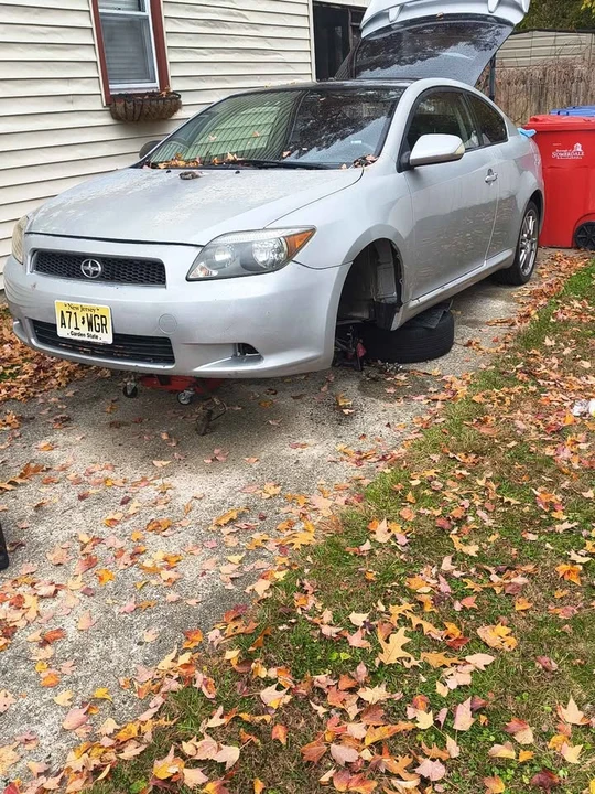 2005 Scion tC - Image 2 of 8