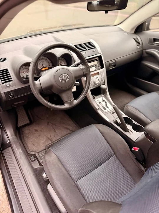 2005 Scion tC - Image 10 of 13