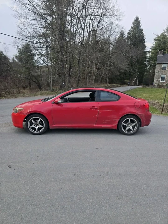 2005 Scion tC - Image 2 of 13