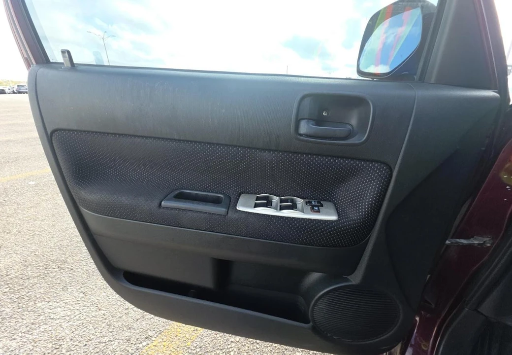 2005 Scion xB - Image 12 of 17