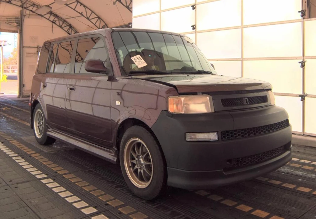 2005 Scion xB - Image 4 of 17