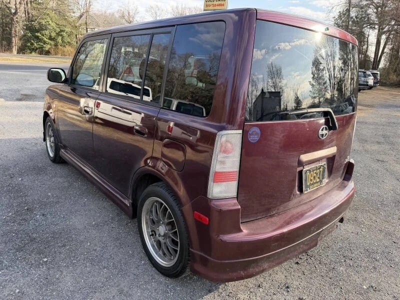 2005 Scion xB - Image 10 of 12