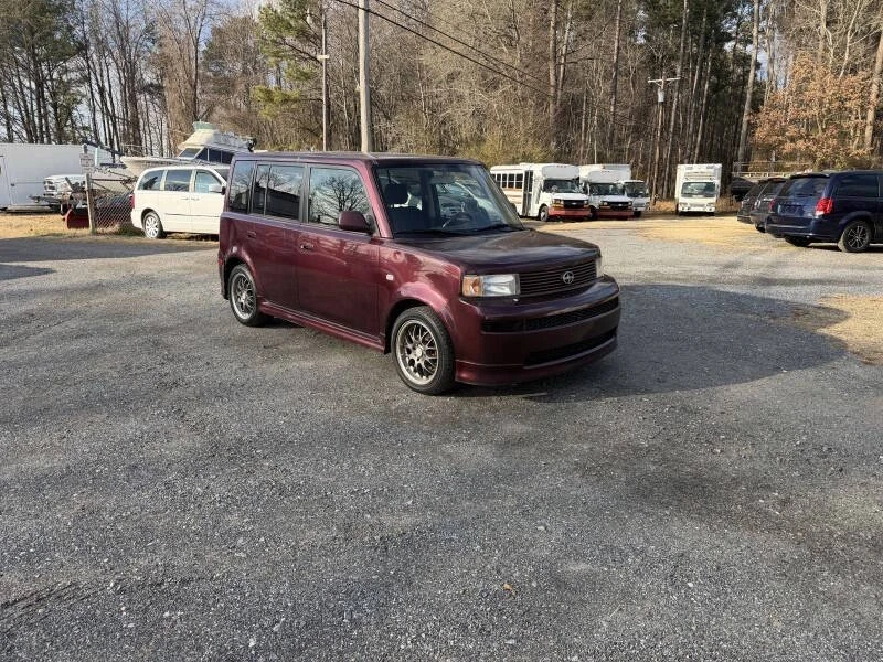 2005 Scion xB - Image 5 of 12