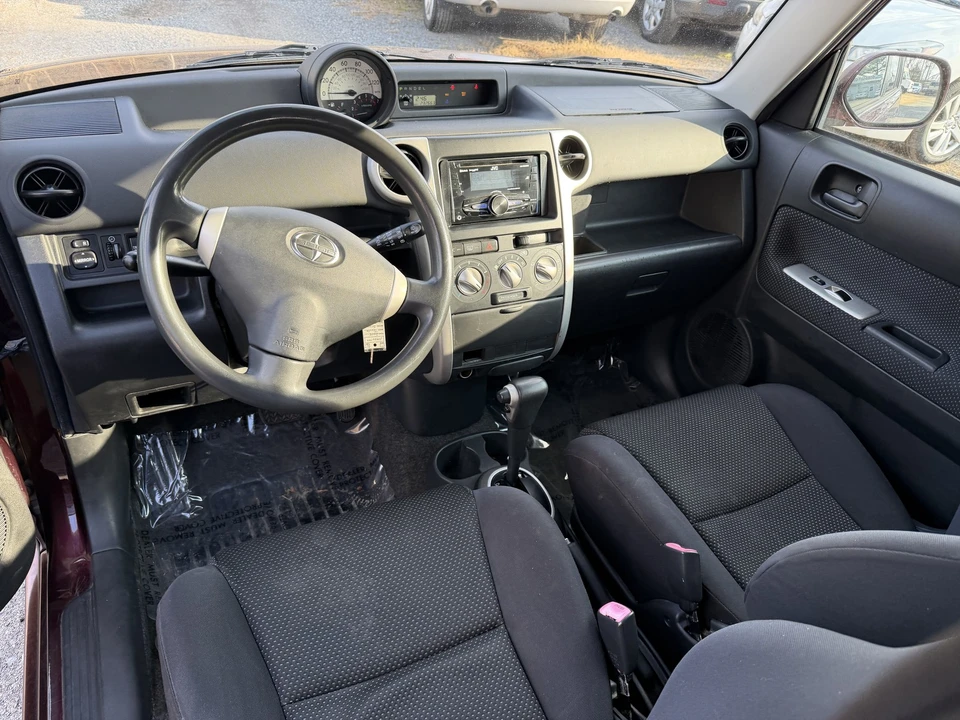 2005 Scion xB - Image 4 of 12