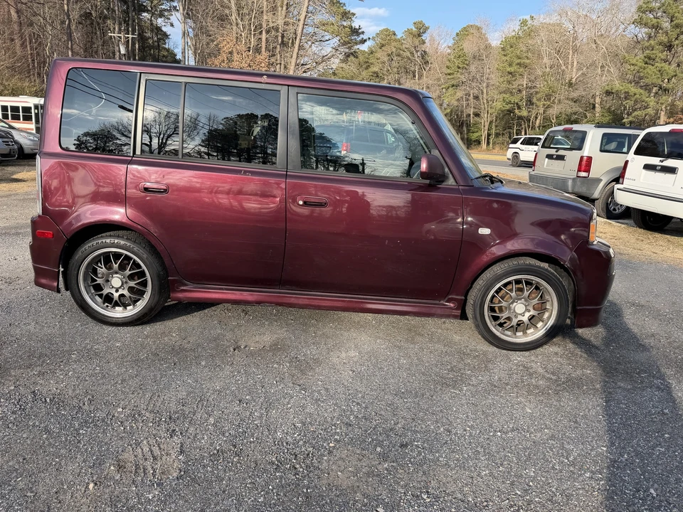 2005 Scion xB - Image 18 of 21