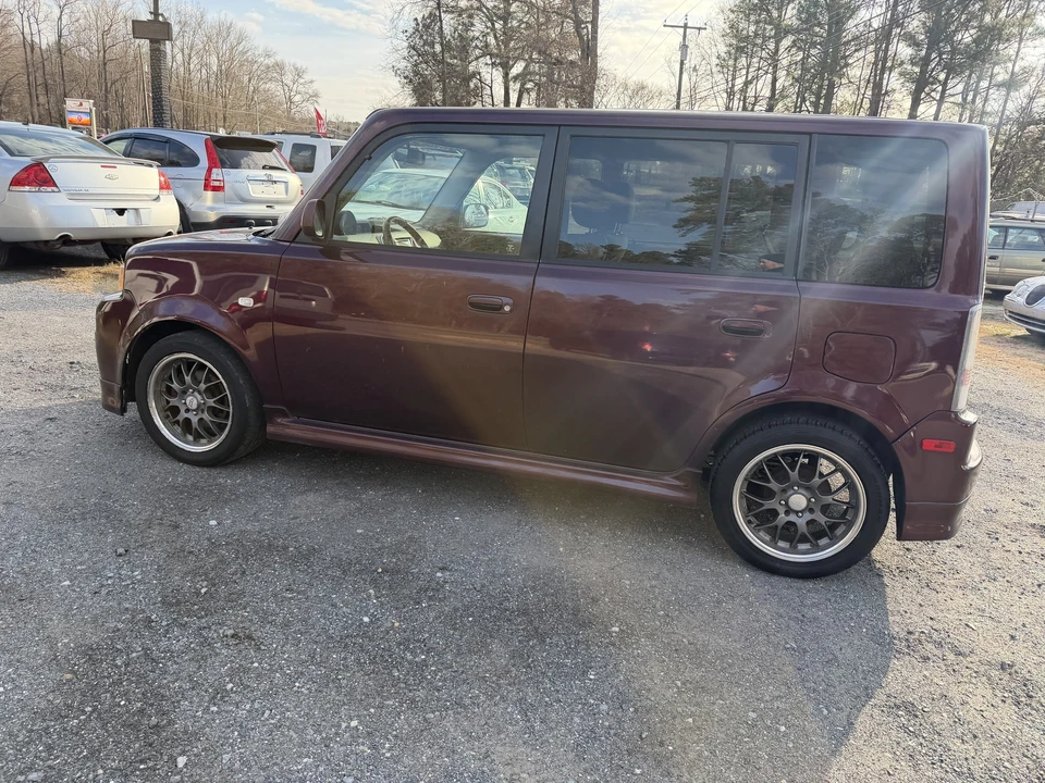 2005 Scion xB - Image 14 of 21