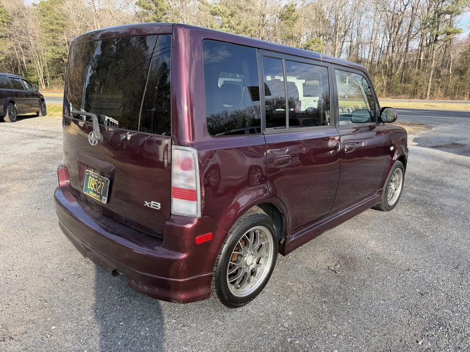 2005 Scion xB - Image 17 of 21