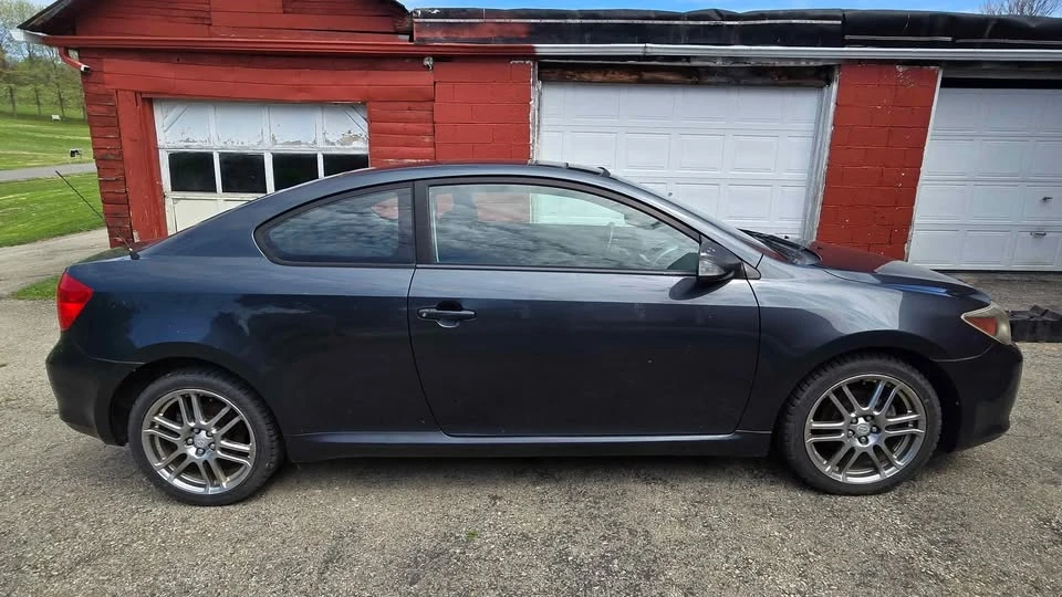 2005 Scion tC - Image 2 of 10