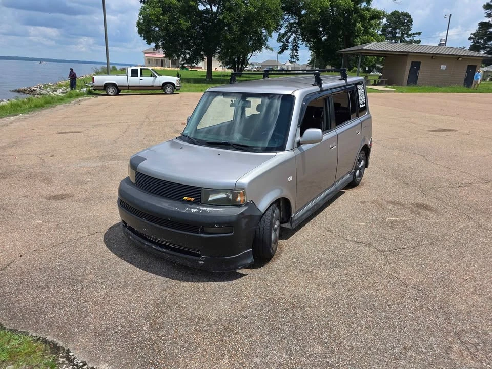 2005 Scion xB - Image 8 of 10