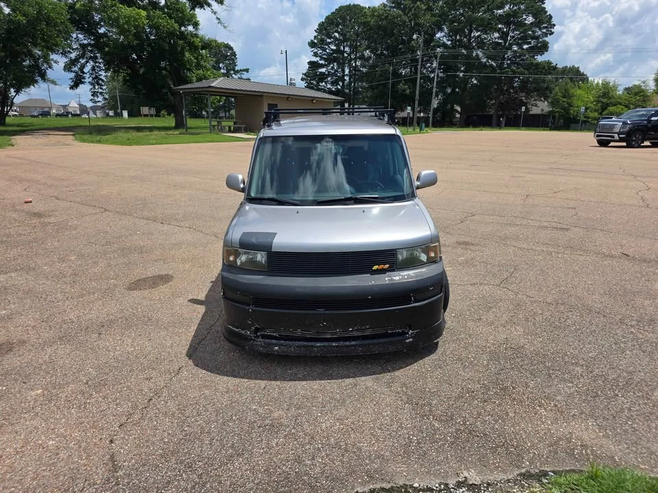 2005 Scion xB - Image 7 of 10