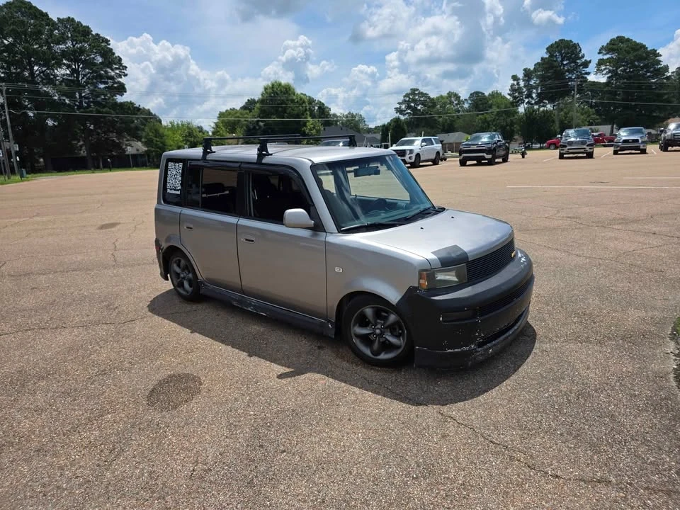 2005 Scion xB - Image 6 of 10