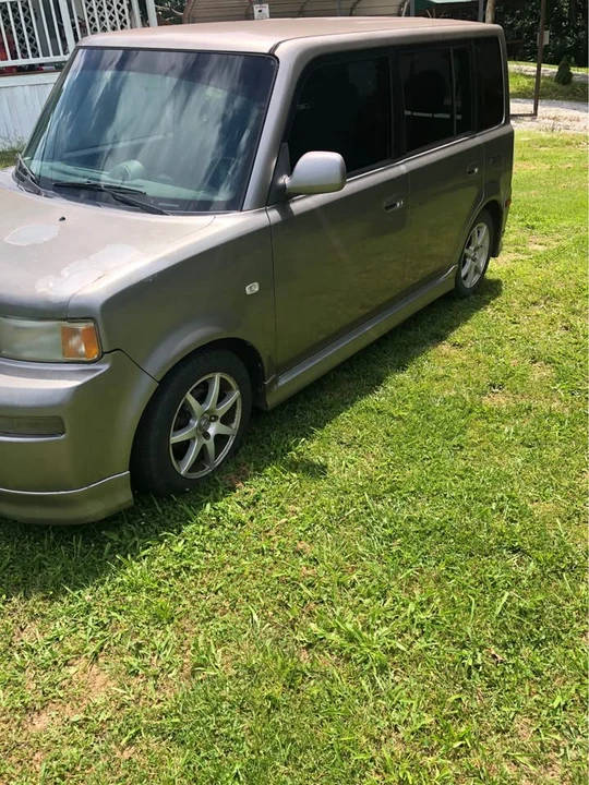 2005 Scion xB - Image 3 of 6