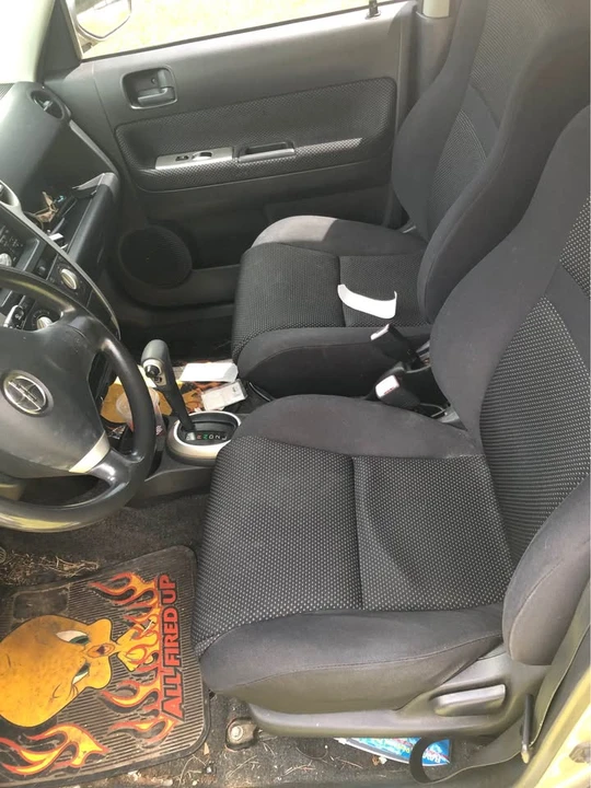 2005 Scion xB - Image 5 of 6
