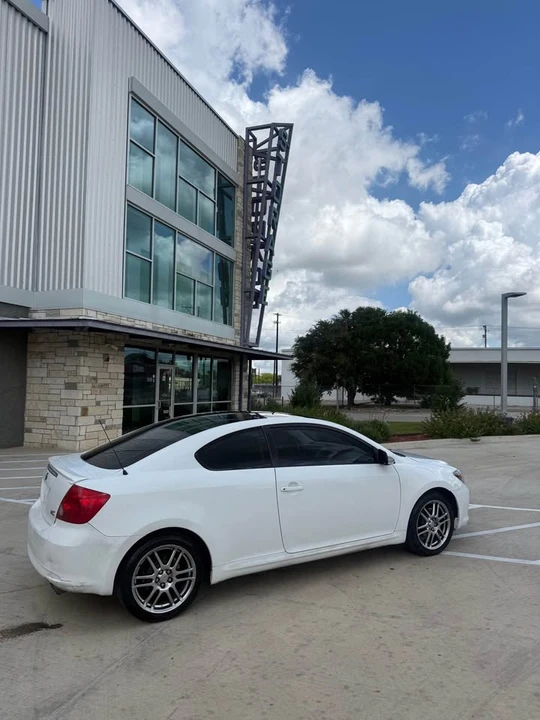 2005 Scion tC - Image 4 of 9