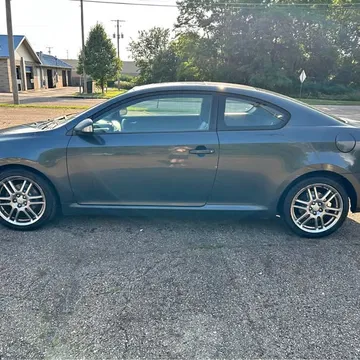 2005 Scion tC Hatchback Coupe 2D