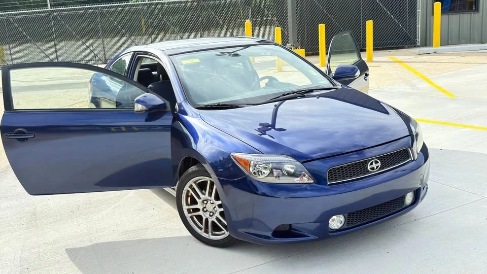 2005 Scion tC - Image 10 of 20
