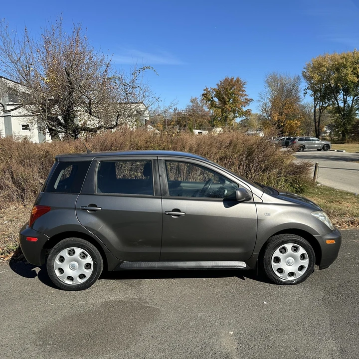 2005 Scion xA - Image 2 of 12