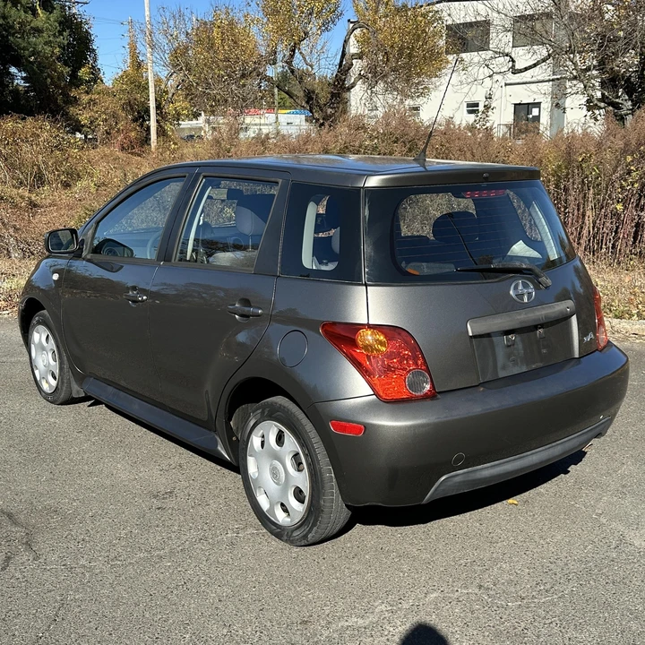 2005 Scion xA - Image 7 of 12