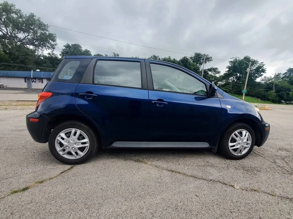 2005 Scion xA - Image 4 of 10