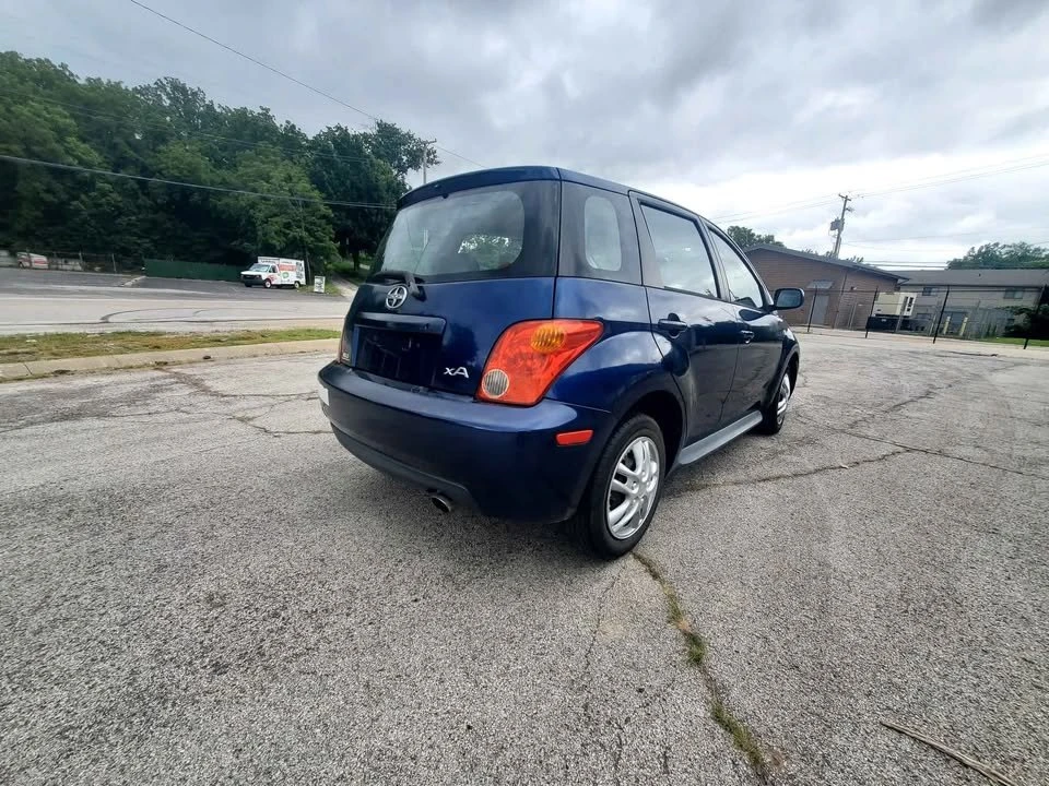 2005 Scion xA - Image 9 of 10