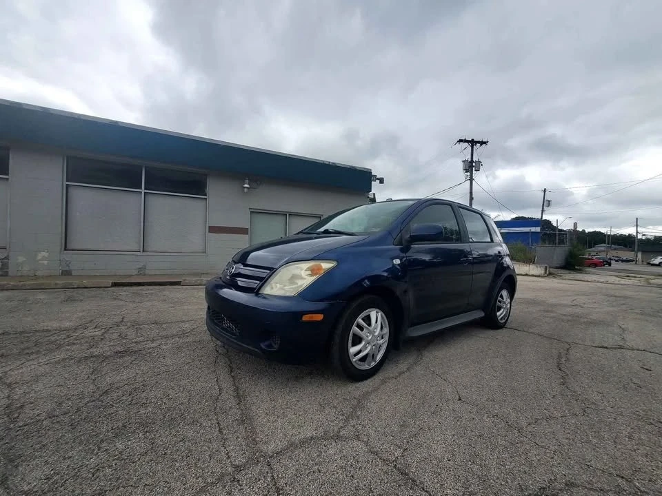 2005 Scion xA - Image 9 of 10