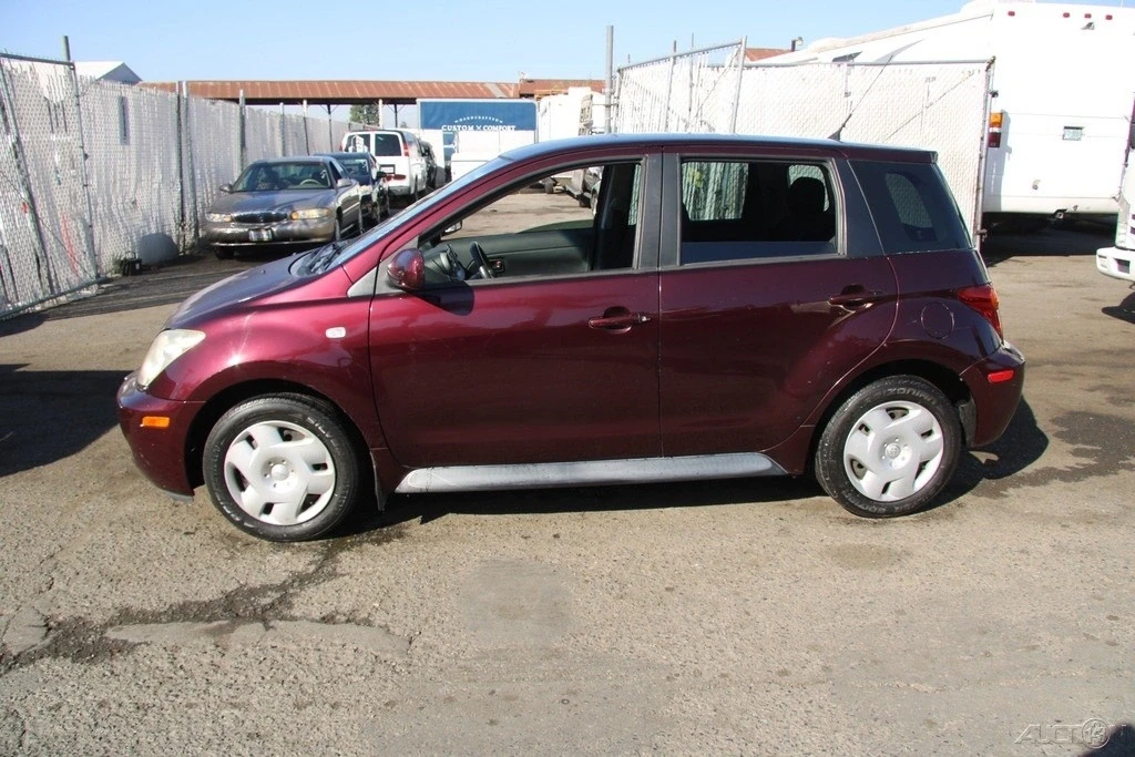 2005 Scion xA - Image 3 of 21