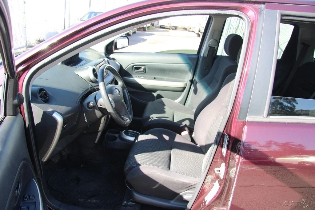 2005 Scion xA - Image 12 of 21