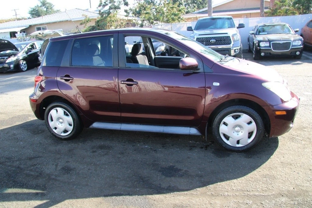 2005 Scion xA - Image 7 of 21
