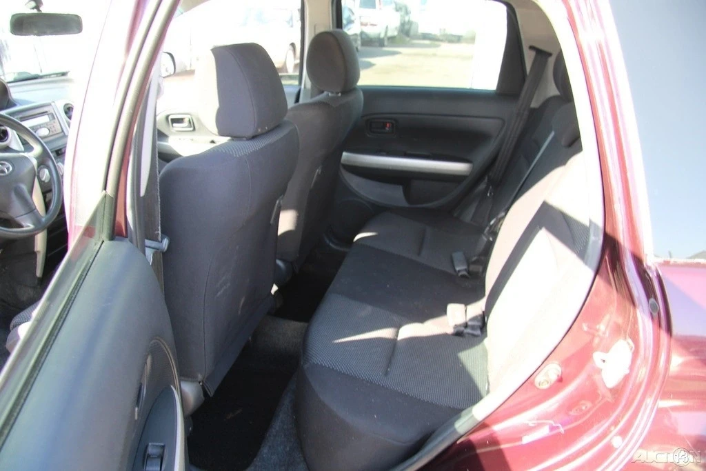 2005 Scion xA - Image 19 of 21