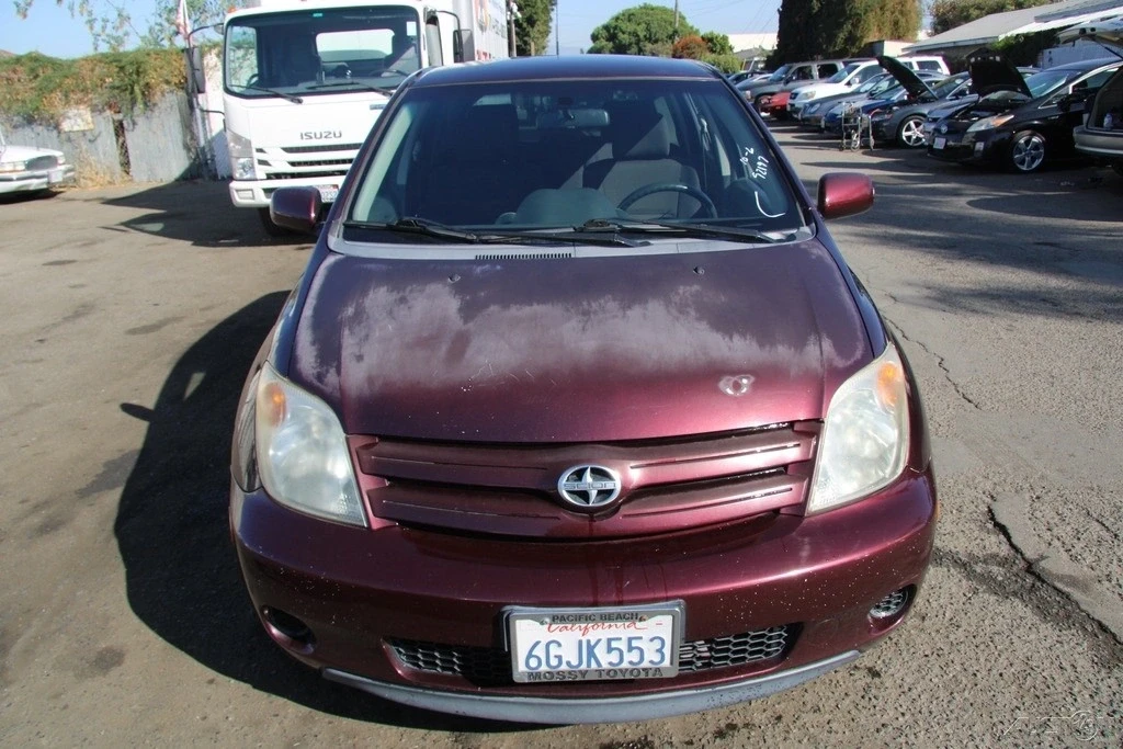 2005 Scion xA - Image 9 of 21
