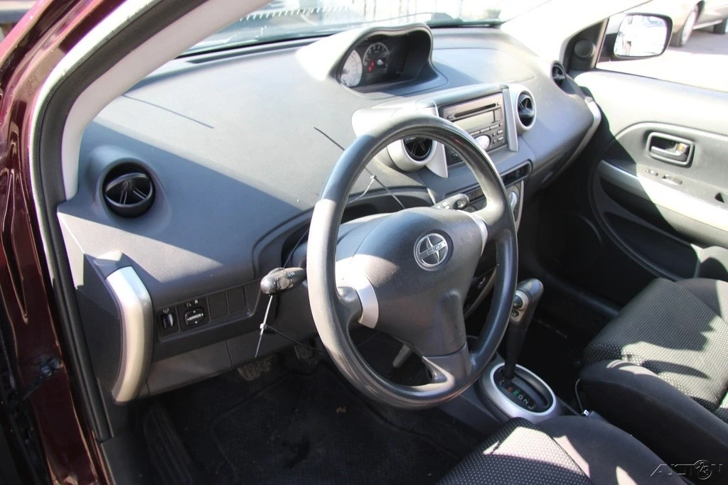 2005 Scion xA - Image 13 of 21