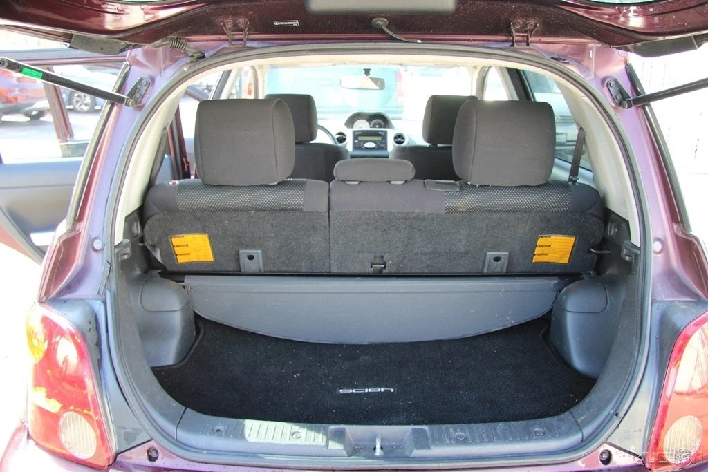 2005 Scion xA - Image 20 of 21
