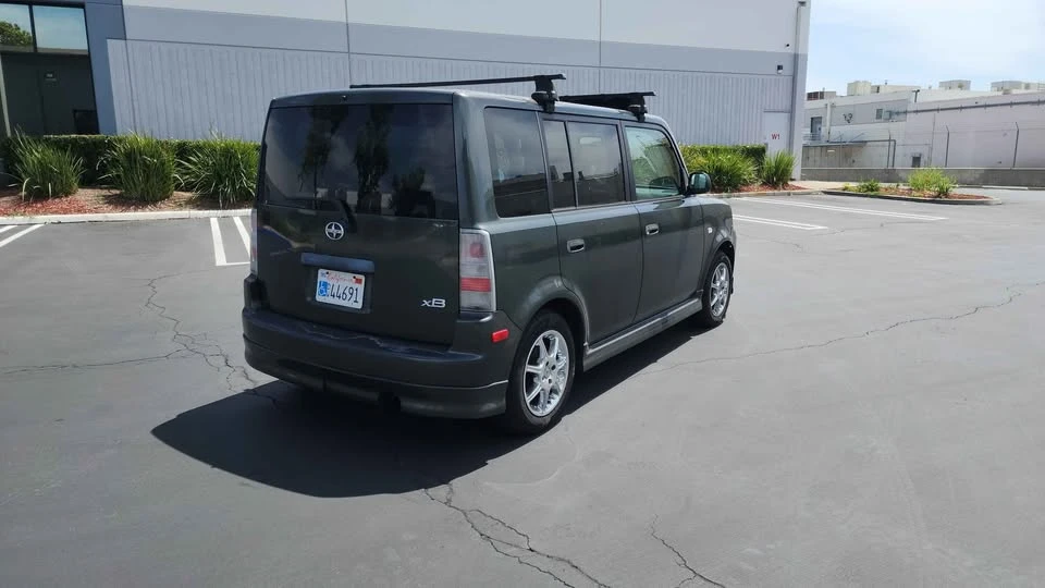 2005 Scion xB - Image 3 of 8
