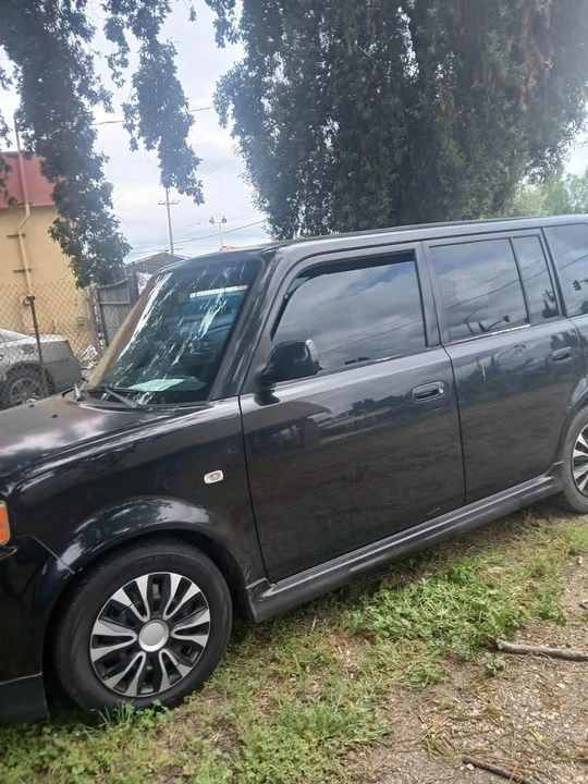 2005 Scion xB - Image 2 of 4