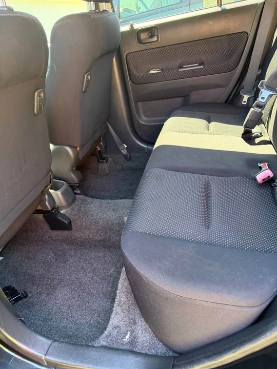2005 Scion xB - Image 7 of 9