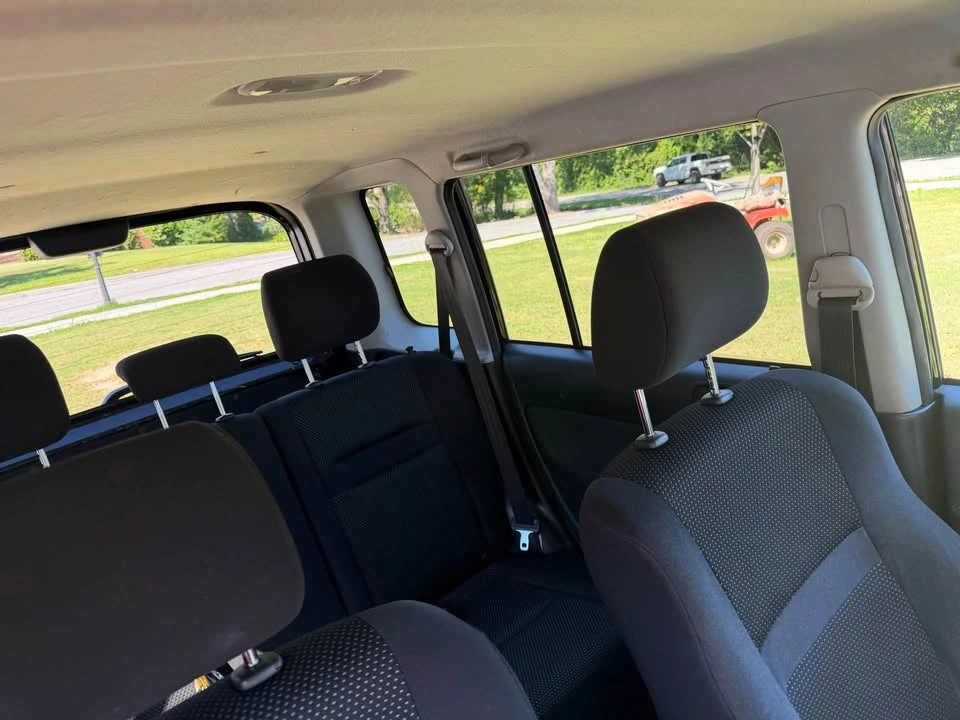 2005 Scion xB - Image 4 of 9