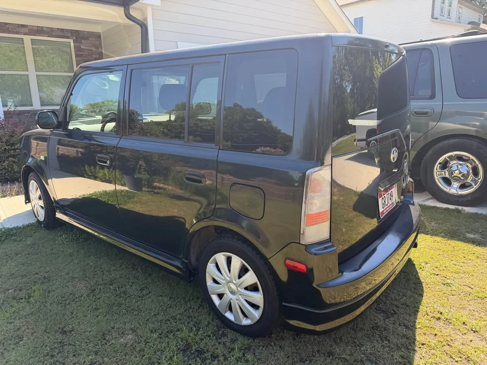 2005 Scion xB - Image 9 of 9