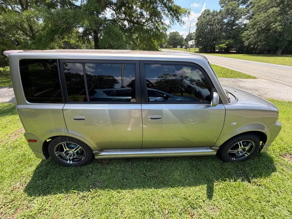 2005 Scion xB - Image 3 of 6