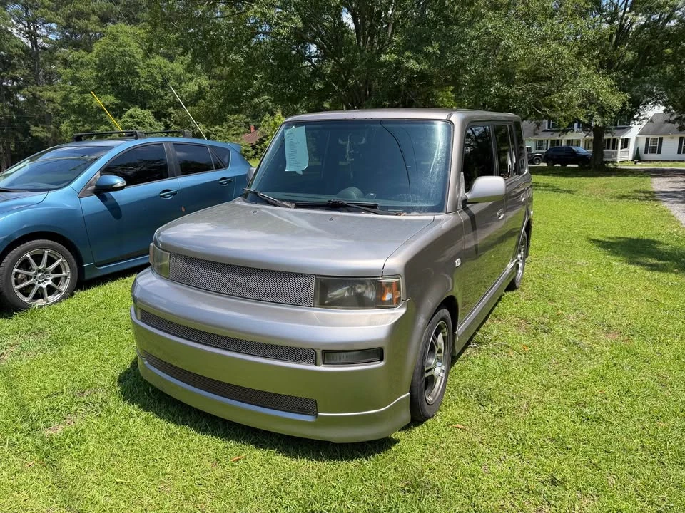 2005 Scion xB - Image 2 of 6