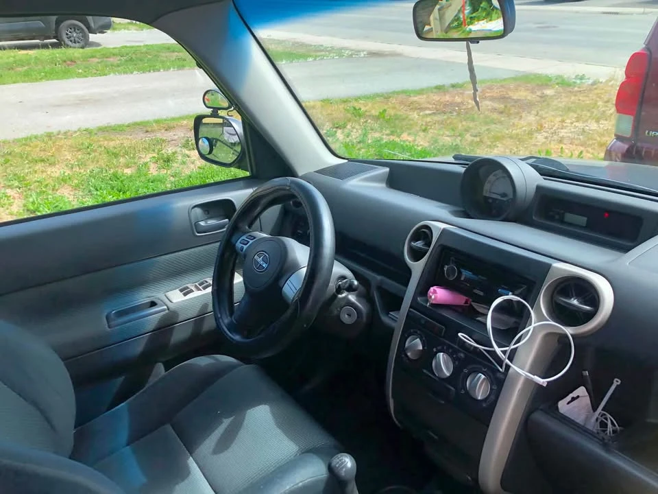 2005 Scion xB - Image 3 of 15