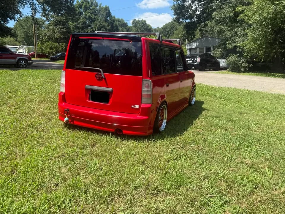 2005 Scion xB - Image 5 of 9