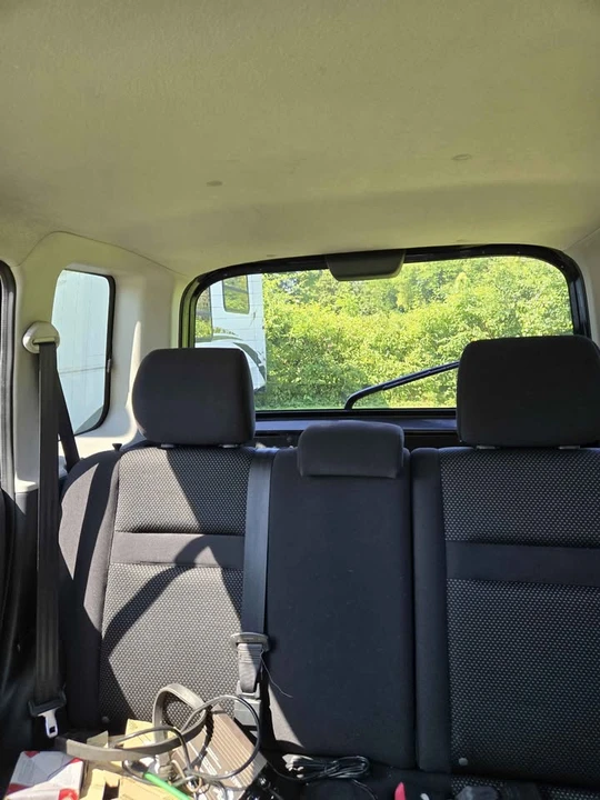 2005 Scion xB - Image 6 of 8