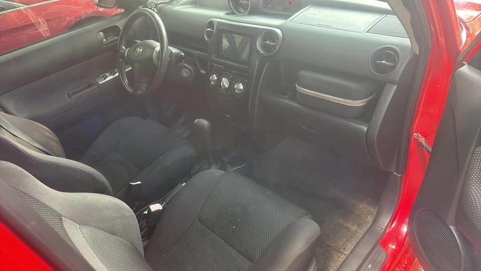 2005 Scion xB - Image 9 of 9