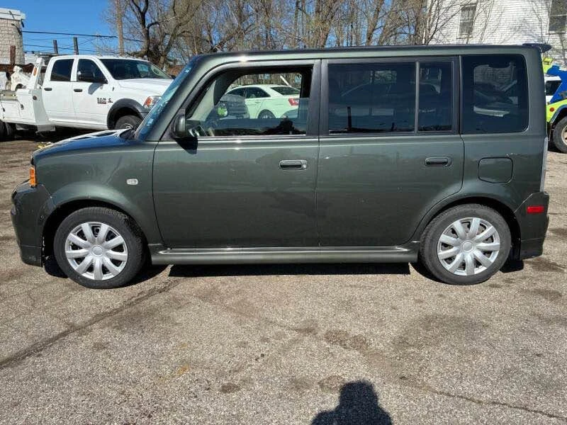 2005 Scion xB - Image 6 of 20
