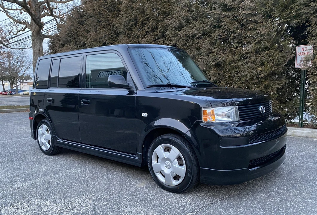 2005 Scion xB - Image 15 of 31